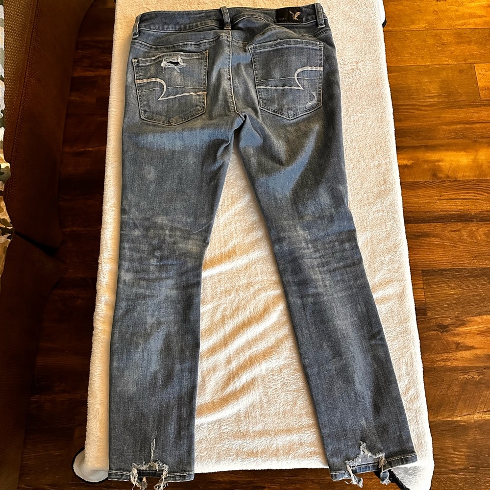 Women’s skinny stretch begging jeans
